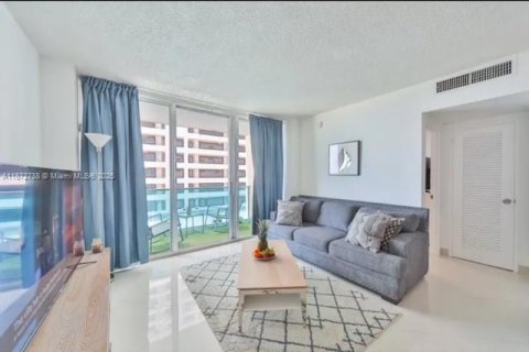 Copropriété à vendre à Hollywood, Floride: 1 chambre, 84.08 m2 № 1922599 - photo 8