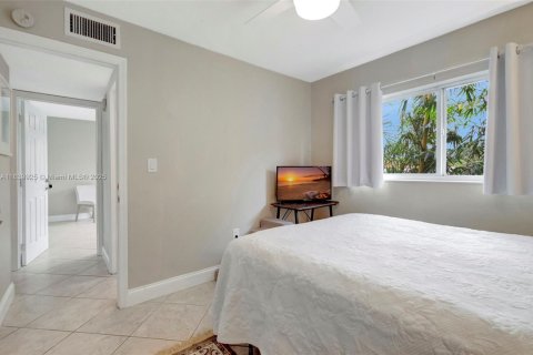 Condo in Miami, Florida, 2 bedrooms  № 1830503 - photo 16