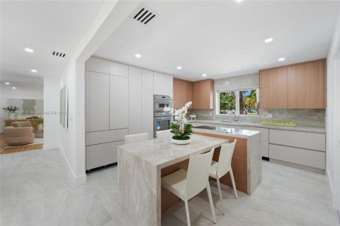 Villa ou maison à vendre à Coral Gables, Floride: 4 chambres, 224.36 m2 № 1966627 - photo 6