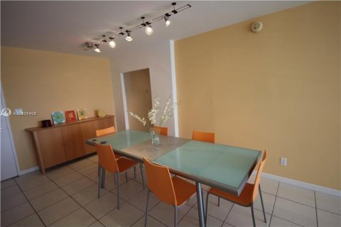 Copropriété à louer à Miami Beach, Floride: 2 chambres, 95.69 m2 № 1940622 - photo 8