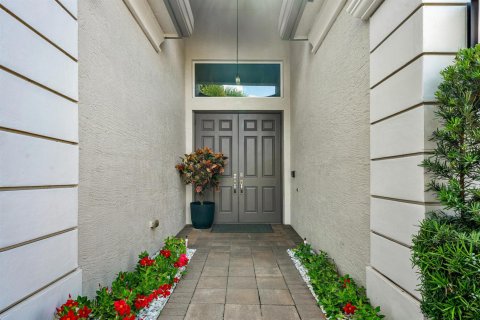 House in Boynton Beach, Florida 4 bedrooms, 249.44 sq.m. № 2175802 - photo 4
