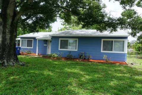 House in Saint Petersburg, Florida 3 bedrooms, 88.54 sq.m. № 1819545 - photo 17