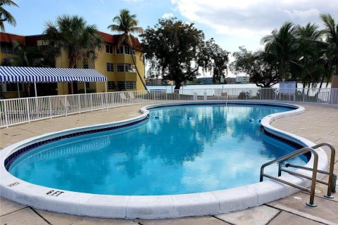 Copropriété à louer à Miami, Floride: 3 chambres, 103.68 m2 № 1996547 - photo 8