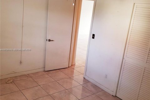 Copropriété à louer à Miami, Floride: 3 chambres, 103.68 m2 № 1996547 - photo 4