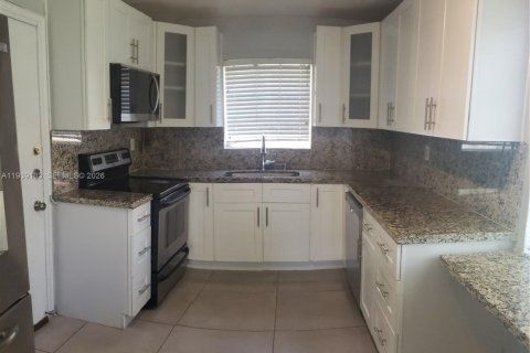 Condo à Miami, Floride, 3 chambres № 1996547