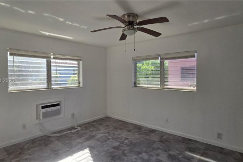 Condominio en alquiler en Miami Beach, Florida, 2 dormitorios, 91.04 m2 № 1985797 - foto 11