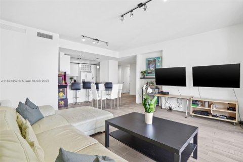 Купить кондоминиум в Майами, Флорида 3 спальни, 133.59м2, № 1850805 - фото 1
