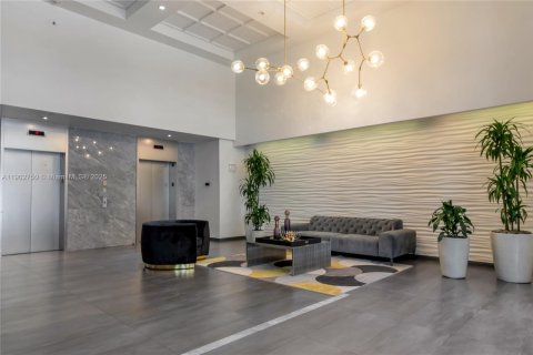 Condominio en Coral Gables, Florida, 1 dormitorio  № 1953063