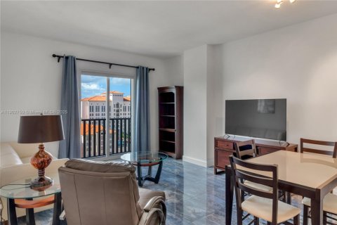 Condominio en alquiler en Coral Gables, Florida, 1 dormitorio, 69.96 m2 № 1953063 - foto 7