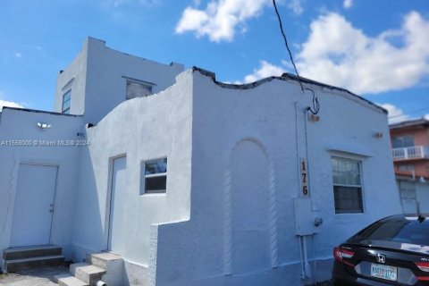 Oficina en alquiler en Miami, Florida № 1080477 - foto 1