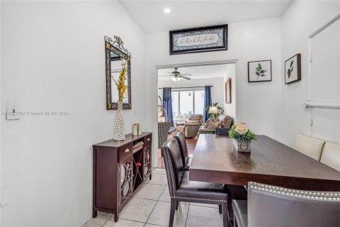 Copropriété à vendre à Miami Beach, Floride: 1 chambre, 59.92 m2 № 1891545 - photo 5