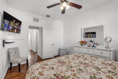 Copropriété à vendre à Miami Beach, Floride: 1 chambre, 59.92 m2 № 1891545 - photo 12