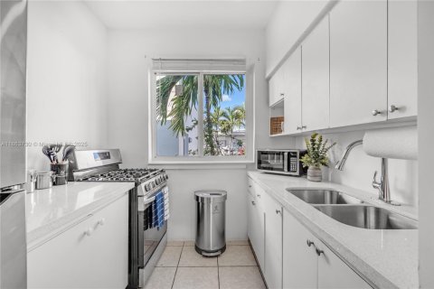 Copropriété à vendre à Miami Beach, Floride: 1 chambre, 59.92 m2 № 1891545 - photo 8