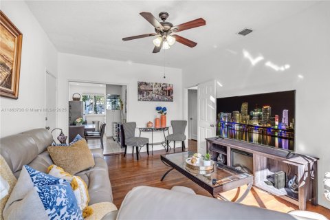 Copropriété à vendre à Miami Beach, Floride: 1 chambre, 59.92 m2 № 1891545 - photo 3