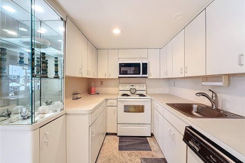 Copropriété à vendre à Miami Beach, Floride: 2 chambres, 131.46 m2 № 2046551 - photo 10