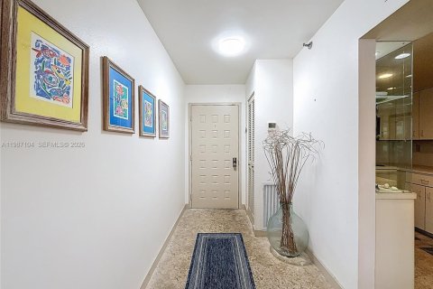 Copropriété à vendre à Miami Beach, Floride: 2 chambres, 131.46 m2 № 2046551 - photo 9