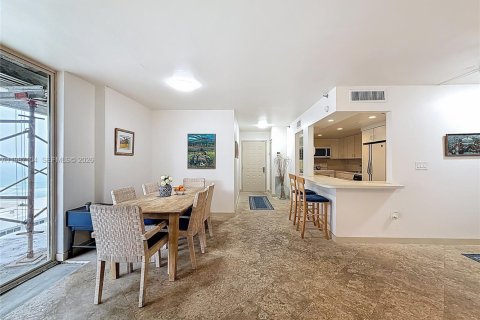 Copropriété à vendre à Miami Beach, Floride: 2 chambres, 131.46 m2 № 2046551 - photo 18