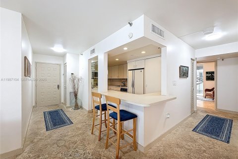 Copropriété à vendre à Miami Beach, Floride: 2 chambres, 131.46 m2 № 2046551 - photo 13