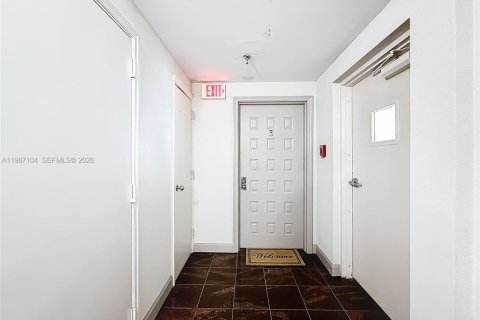 Copropriété à vendre à Miami Beach, Floride: 2 chambres, 131.46 m2 № 2046551 - photo 28