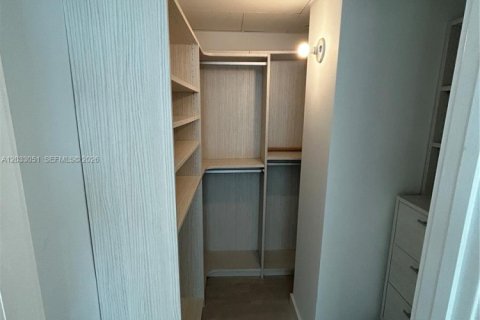 Снять в аренду кондоминиум в Майами, Флорида 1 спальня, 65.59м2, № 2077456 - фото 8