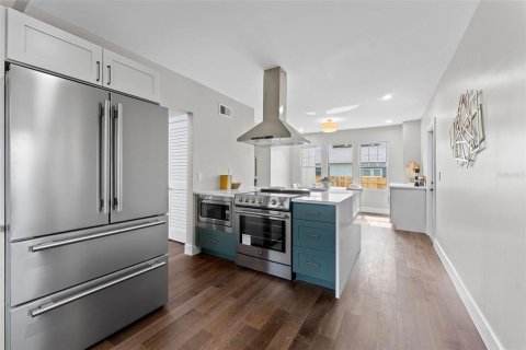 Casa en venta en Saint Petersburg, Florida, 3 dormitorios, 195.47 m2 № 1907454 - foto 10
