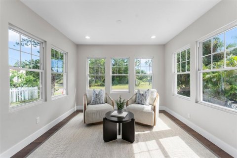 Casa en venta en Saint Petersburg, Florida, 3 dormitorios, 195.47 m2 № 1907454 - foto 7