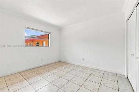 Condo à Hialeah, Floride, 2 chambres  № 2311339