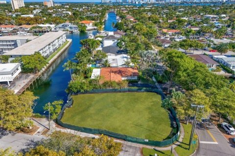 Terrain à vendre à North Miami, Floride № 2054837 - photo 1
