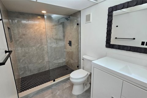 Condo in Weston, Florida, 2 bedrooms  № 1976077 - photo 10