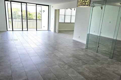 Condo in Weston, Florida, 2 bedrooms  № 1976077 - photo 3