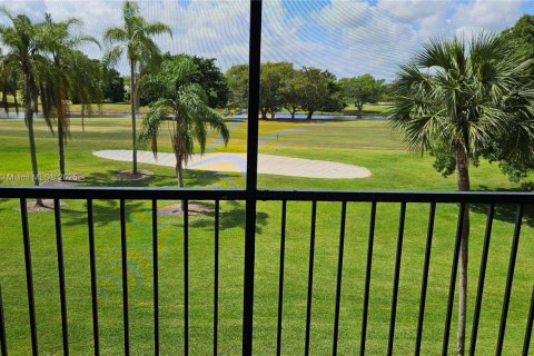 Condo in Weston, Florida, 2 bedrooms  № 1976077 - photo 1