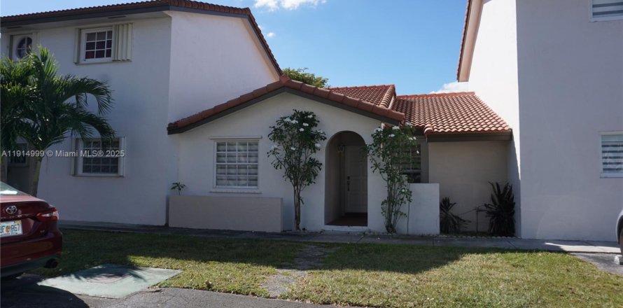 Villa ou maison à Miami, Floride 2 chambres, 83.61 m2 № 1971531