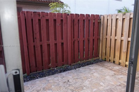 Villa ou maison à louer à Miami, Floride: 2 chambres, 83.61 m2 № 1971531 - photo 22