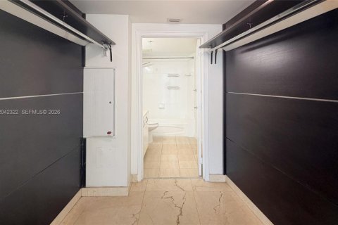 Купить кондоминиум в Майами, Флорида 2 спальни, 97.36м2, № 2185926 - фото 15
