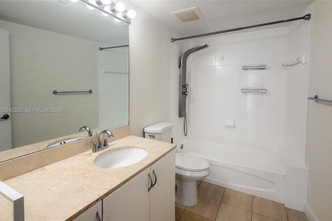 Купить кондоминиум в Майами, Флорида 2 спальни, 97.36м2, № 2185926 - фото 16