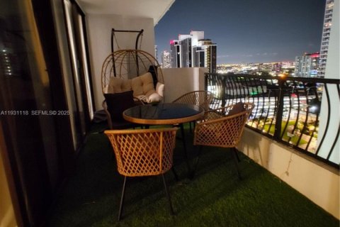 Снять в аренду кондоминиум в Майами, Флорида 1 спальня, 79.9м2, № 1989557 - фото 4