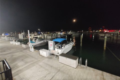 Снять в аренду кондоминиум в Майами, Флорида 1 спальня, 79.9м2, № 1989557 - фото 25