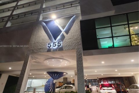 Снять в аренду кондоминиум в Майами, Флорида 1 спальня, 79.9м2, № 1989557 - фото 9