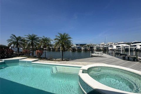 Villa ou maison à vendre à Saint Petersburg, Floride: 3 chambres, 172.61 m2 № 1688447 - photo 12