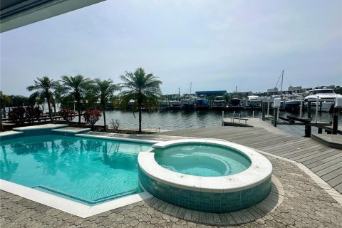 Villa ou maison à vendre à Saint Petersburg, Floride: 3 chambres, 172.61 m2 № 1688447 - photo 11