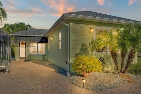 House in Polk City, Florida 1 bedroom, 89.19 sq.m. № 1755191 - photo 5