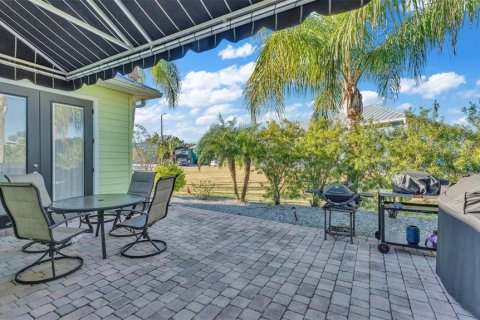 House in Polk City, Florida 1 bedroom, 89.19 sq.m. № 1755191 - photo 2