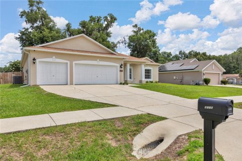 Villa ou maison à vendre à Ocala, Floride: 4 chambres, 213.95 m2 № 2226881 - photo 4