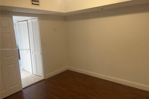 Снять в аренду кондоминиум в Майами, Флорида 2 спальни, 140.19м2, № 1950678 - фото 8