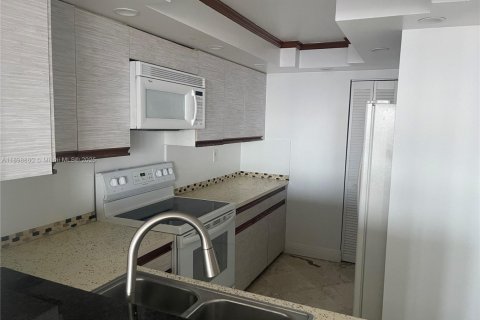 Снять в аренду кондоминиум в Майами, Флорида 2 спальни, 140.19м2, № 1950678 - фото 6