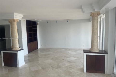 Снять в аренду кондоминиум в Майами, Флорида 2 спальни, 140.19м2, № 1950678 - фото 5