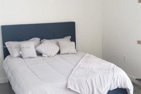 Condo in Miami, Florida, 1 bedroom  № 2000873 - photo 13