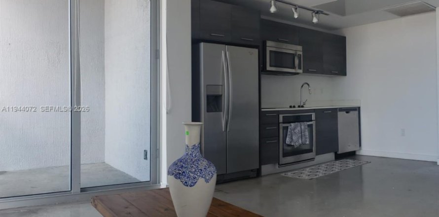 Condo in Miami, Florida, 1 bedroom  № 2000873