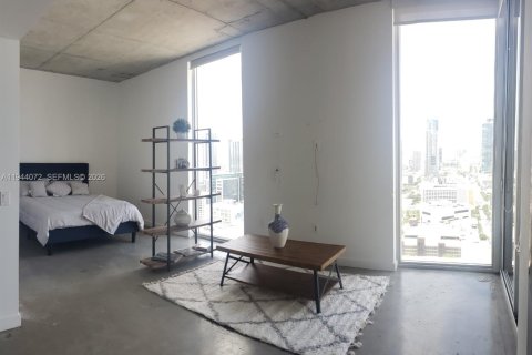 Condo in Miami, Florida, 1 bedroom  № 2000873 - photo 3