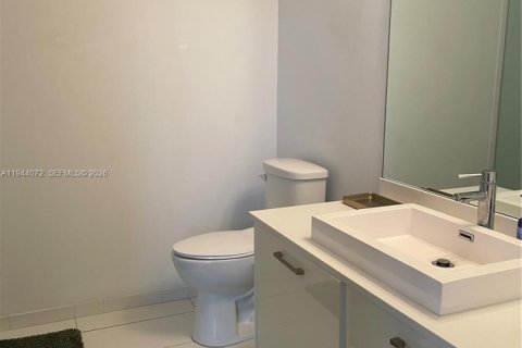 Condo in Miami, Florida, 1 bedroom  № 2000873 - photo 15